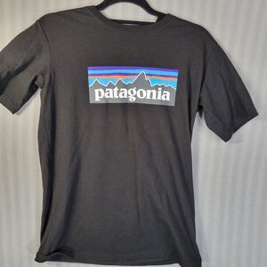 Patagonia Kids Graphic T-Shirt Size XXL 16-18 Black Short Sleeve Crewneck Cotton